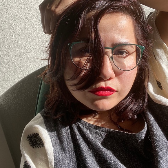 Meet your Posher, Marcela - Picture 2 of 2